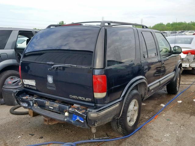 1GNDT13W9W2159280 - 1998 CHEVROLET BLAZER BLACK photo 4