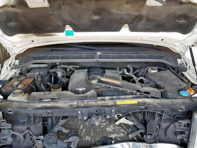 5N1AA08B94N741405 - 2004 NISSAN ARMADA SE WHITE photo 7