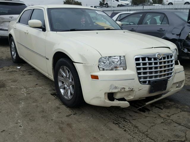 2C3KA53V59H592650 - 2009 CHRYSLER 300 TOURIN WHITE photo 1