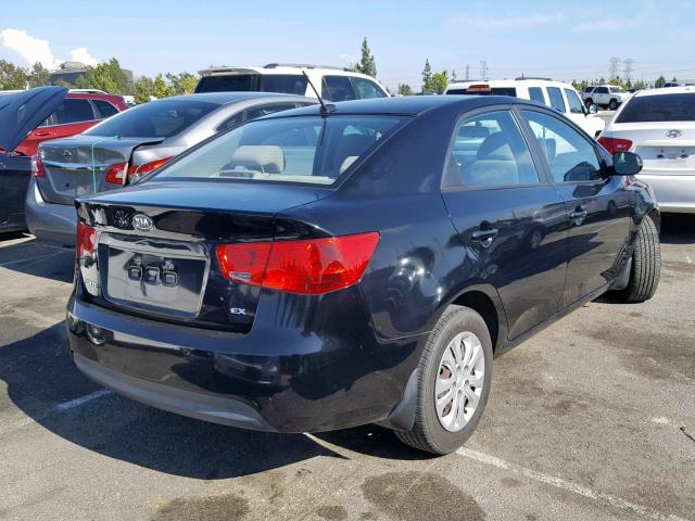 KNAFU4A24D5657721 - 2013 KIA FORTE EX BLACK photo 4