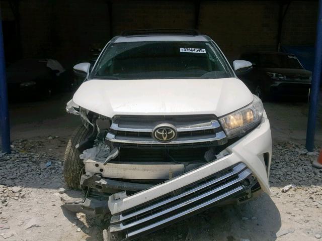 5TDDZRFH9JS859661 - 2018 TOYOTA HIGHLANDER WHITE photo 9