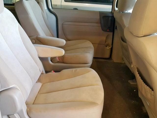 KNDMG4C36A6338480 - 2010 KIA SEDONA LX GOLD photo 6