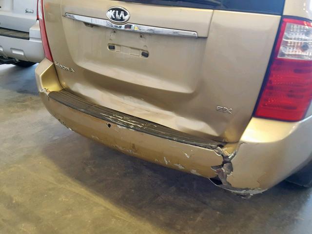 KNDMG4C36A6338480 - 2010 KIA SEDONA LX GOLD photo 9