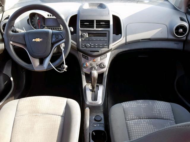 1G1JA6SH5G4185486 - 2016 CHEVROLET SONIC LS RED photo 9