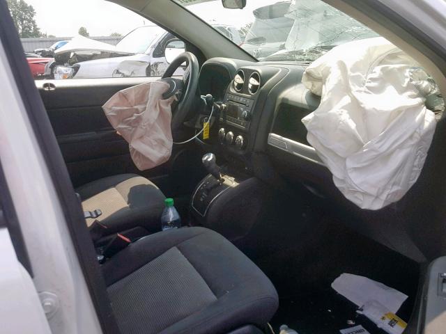 1C4NJDBB8ED828516 - 2014 JEEP COMPASS SP თეთრი ფოტო 5