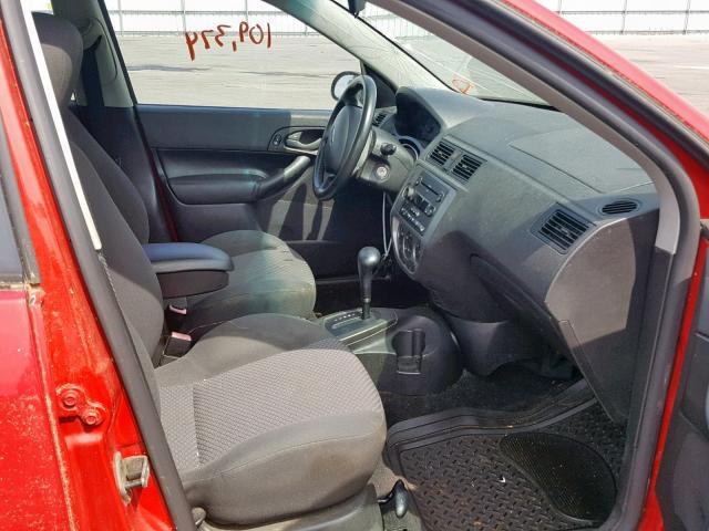 3FAFP37N55R141667 - 2005 FORD FOCUS ZX5 RED photo 5