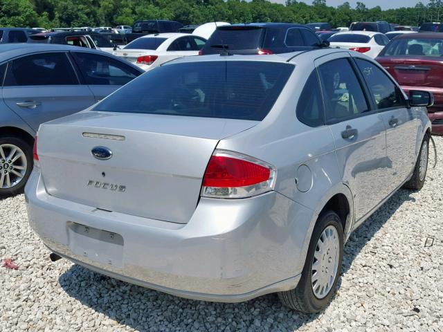 1FAHP34N08W237866 - 2008 FORD FOCUS S/SE SILVER photo 4