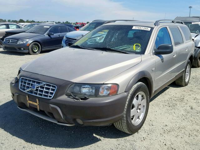 YV1SZ59H941146539 - 2004 VOLVO XC70 GOLD photo 2