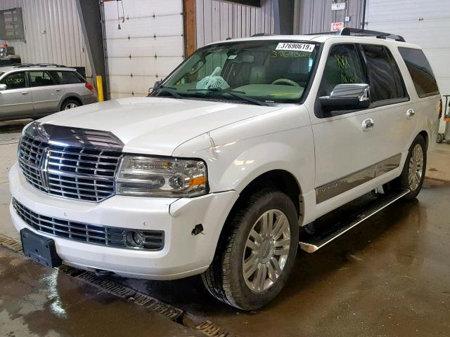 5LMJJ2J57CEL01517 - 2012 LINCOLN NAVIGATOR WHITE photo 2