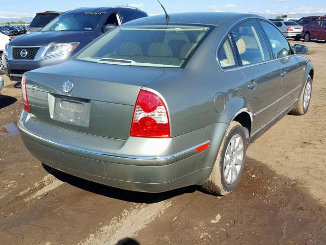 WVWPD63B32P446995 - 2002 VOLKSWAGEN PASSAT GLS GREEN photo 4