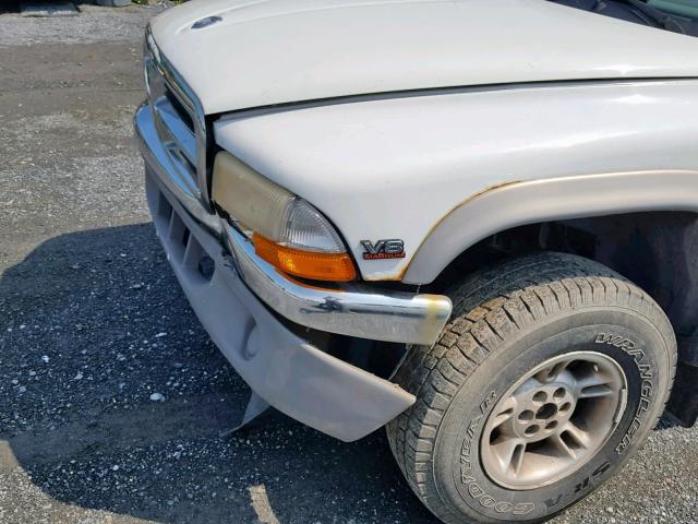 1B7GG2AN7YS604239 - 2000 DODGE DAKOTA QUA WHITE photo 9