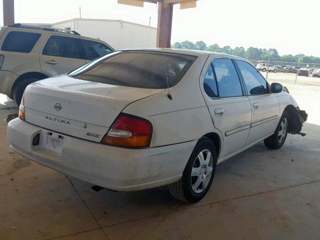 1N4DL01D5WC111702 - 1998 NISSAN ALTIMA XE WHITE photo 4