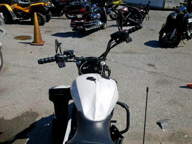 5VPDW36N4E3032381 - 2014 VICTORY MOTORCYCLES CROSS COUN WHITE photo 5