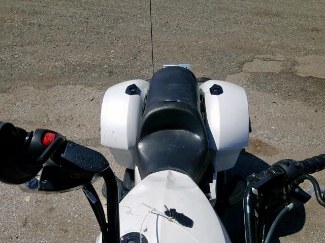 5VPDW36N4E3032381 - 2014 VICTORY MOTORCYCLES CROSS COUN WHITE photo 6