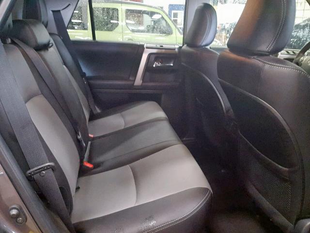 JTEBU5JR9J5506532 - 2018 TOYOTA 4RUNNER SR GRAY photo 6
