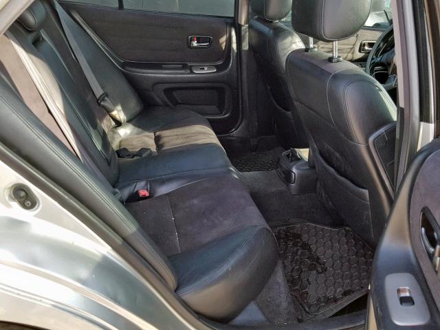 JTHBD182210022199 - 2001 LEXUS IS 300 SILVER photo 6