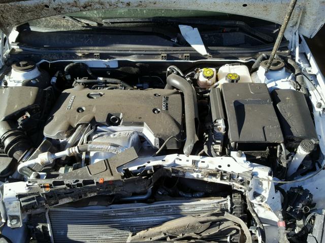 2G4GL5EX6H9151849 - 2017 BUICK REGAL SPOR WHITE photo 7