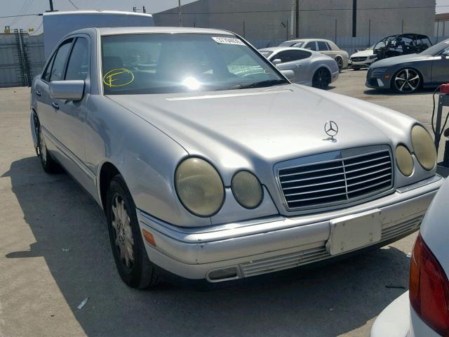 WDBJF65F2WA629540 - 1998 MERCEDES-BENZ E 320 SILVER photo 1