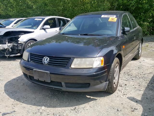 WVWMA63B0XE005470 - 1999 VOLKSWAGEN PASSAT GLS BLACK photo 2