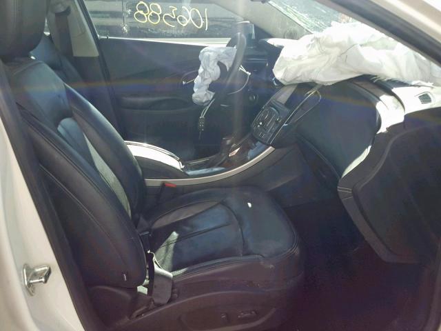 1G4GC5E39DF284667 - 2013 BUICK LACROSSE CREAM photo 5