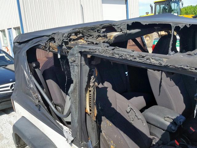 1C4AJWAG8DL526025 - 2013 JEEP WRANGLER S WHITE photo 9