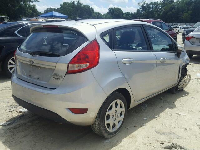 3FADP4EJ2CM171409 - 2012 FORD FIESTA SE SILVER photo 4