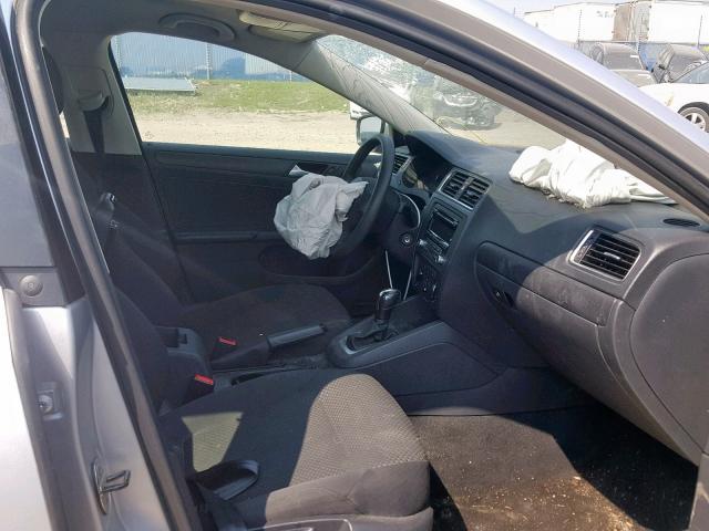 3VW2K7AJ7EM249304 - 2014 VOLKSWAGEN JETTA BASE SILVER photo 5