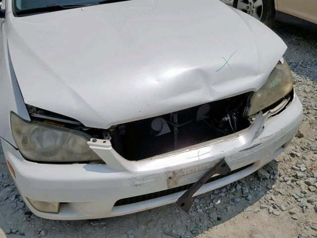 JTHBD192420034483 - 2002 LEXUS IS 300 WHITE photo 9