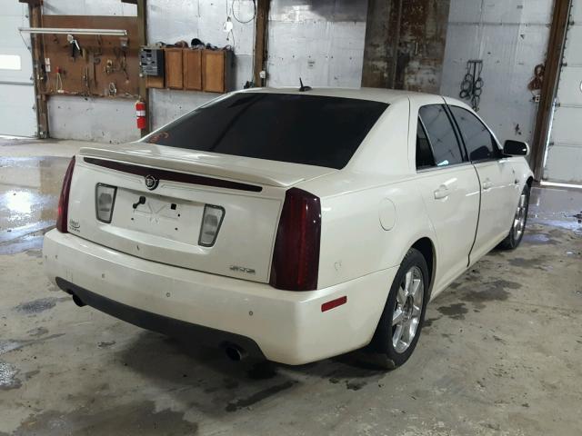 1G6DW677050218262 - 2005 CADILLAC STS WHITE photo 4