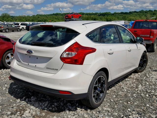 1FAHP3N22CL267434 - 2012 FORD FOCUS TITA WHITE photo 4