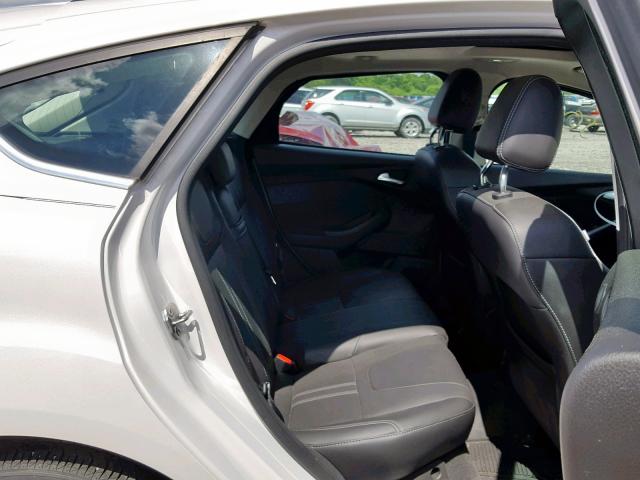 1FAHP3N22CL267434 - 2012 FORD FOCUS TITA WHITE photo 6