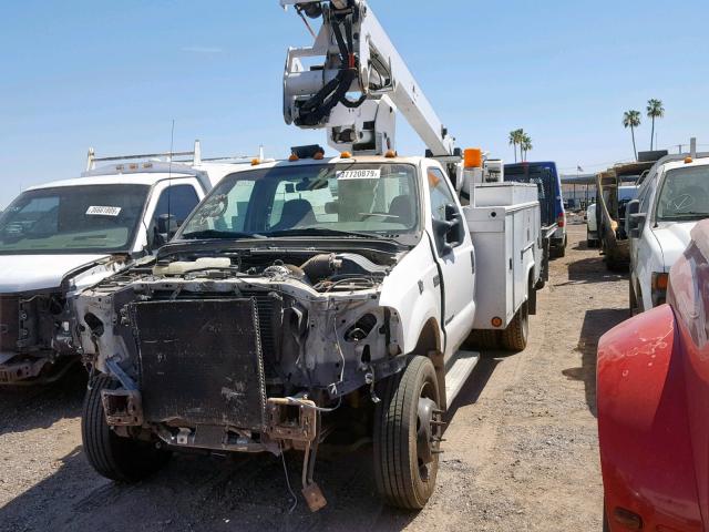 1FDAF56F9XEE06105 - 1999 FORD F550 SUPER WHITE photo 2