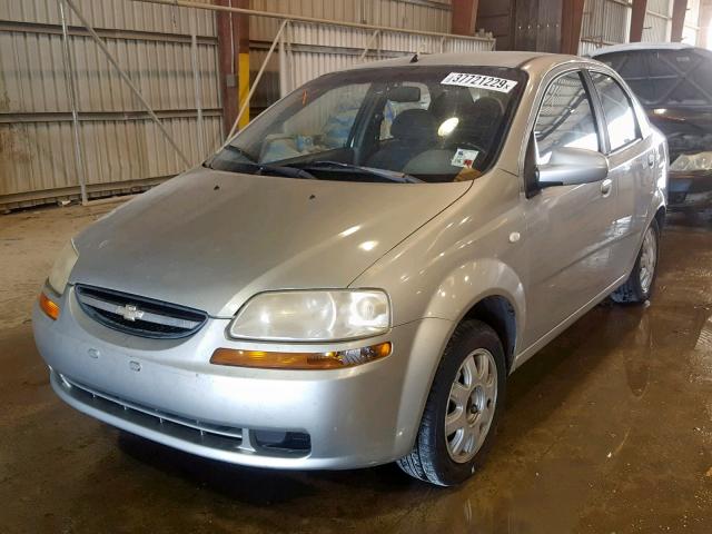 KL1TD52665B344127 - 2005 CHEVROLET AVEO BASE Күміс фото 2