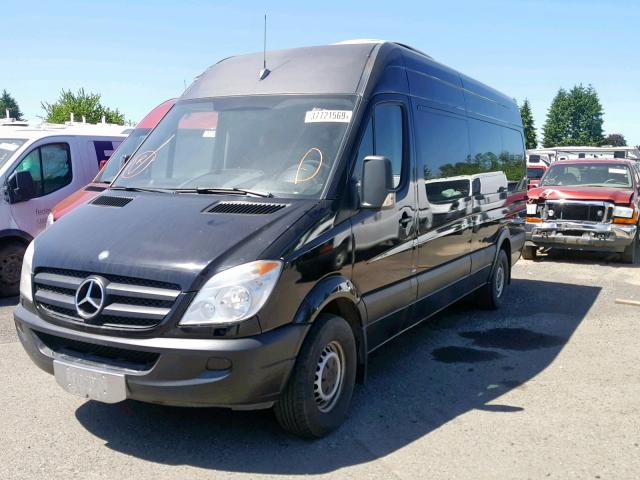 WDZPE8CC0B5572776 - 2011 MERCEDES-BENZ SPRINTER 2 BLACK photo 2