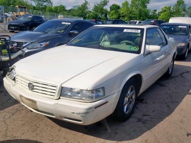 1G6EC12932B106726 - 2002 CADILLAC ELDORADO C WHITE photo 2