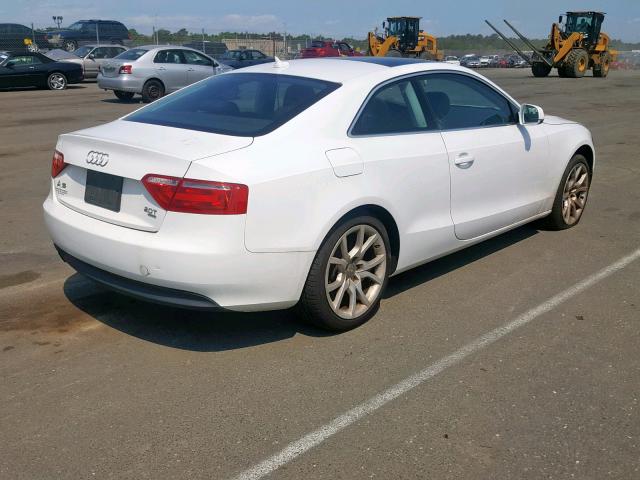 WAUGFAFR4BA001137 - 2011 AUDI A5 PREMIUM WHITE photo 4