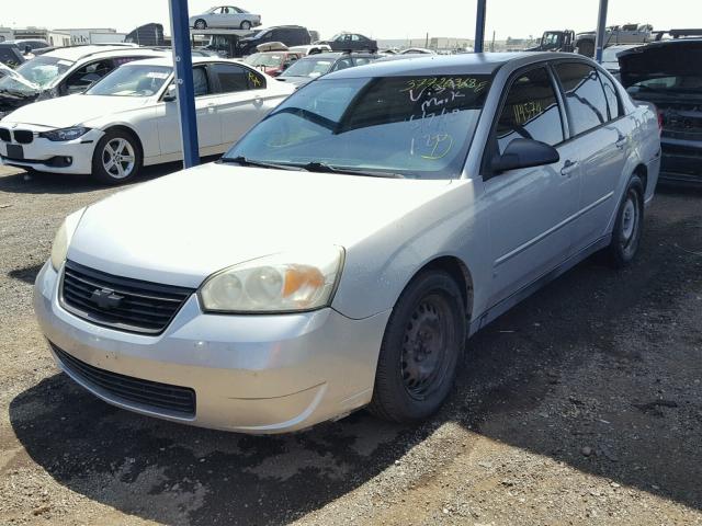 1G1ZS58N28F111942 - 2008 CHEVROLET MALIBU LS SILVER photo 2