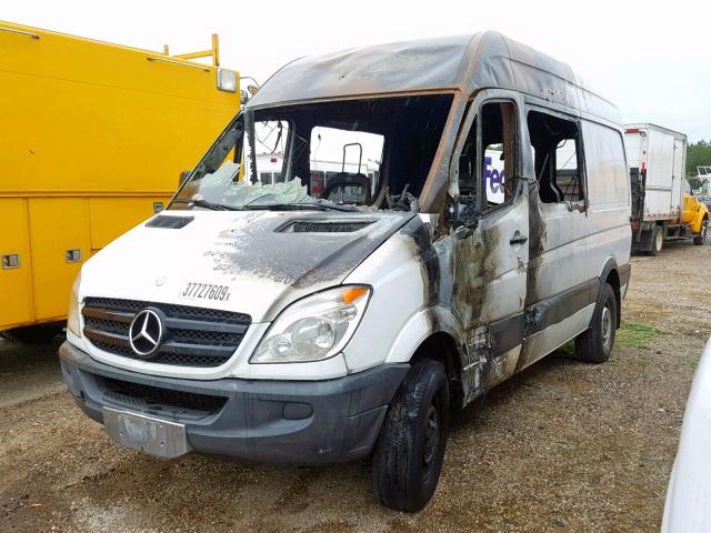 WD3PE7CC7D5780788 - 2013 MERCEDES-BENZ SPRINTER 2 WHITE photo 2