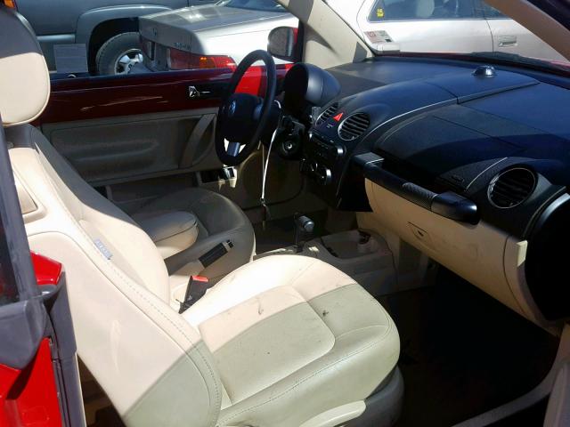 3VWRG31YX9M409008 - 2009 VOLKSWAGEN NEW BEETLE წითელი ფოტო 5