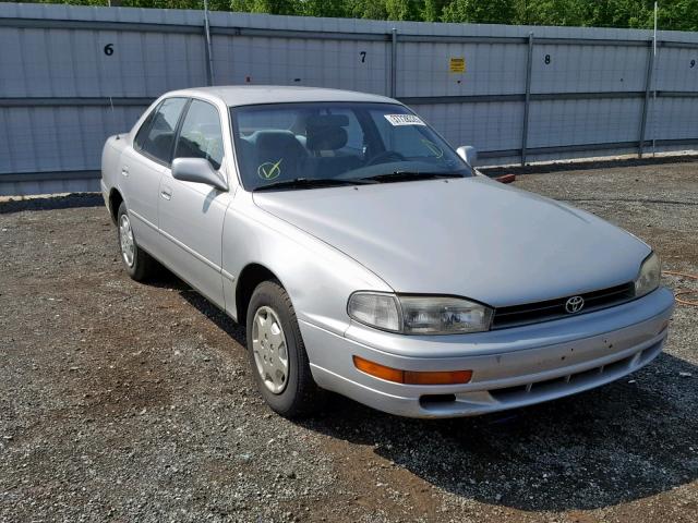 4T1SK12E2NU026032 - 1992 TOYOTA CAMRY LE SILVER photo 1