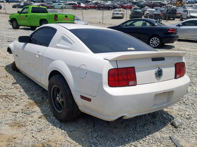 1ZVHT82H385110144 - 2008 FORD MUSTANG GT WHITE photo 3