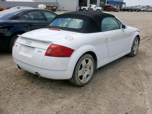 TRUUT28N321011615 - 2002 AUDI TT QUATTRO WHITE photo 4