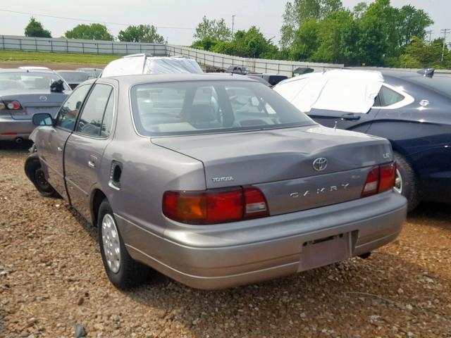 4T1BG12K8TU692204 - 1996 TOYOTA CAMRY DX GRAY photo 3