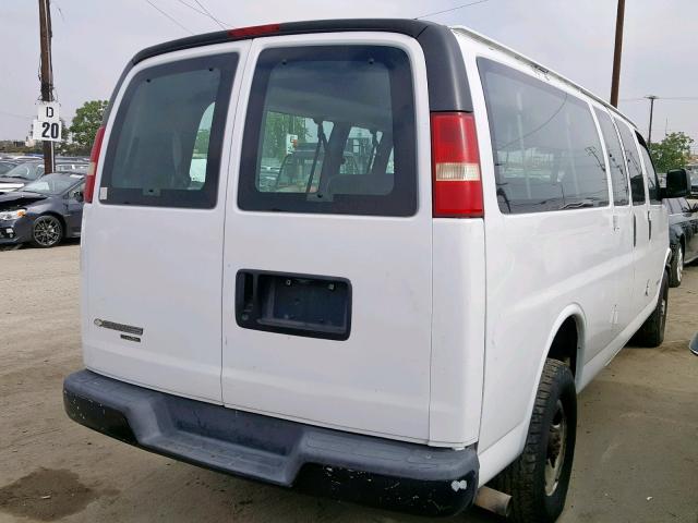 1GAHG39U341207660 - 2004 CHEVROLET EXPRESS G3 WHITE photo 4