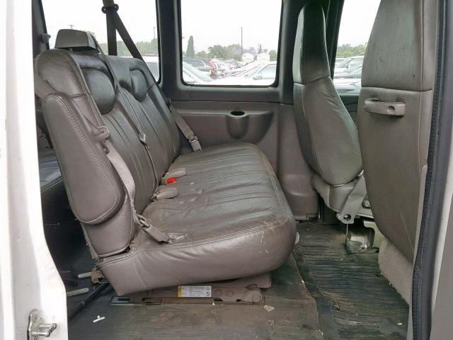 1GAHG39U341207660 - 2004 CHEVROLET EXPRESS G3 WHITE photo 6