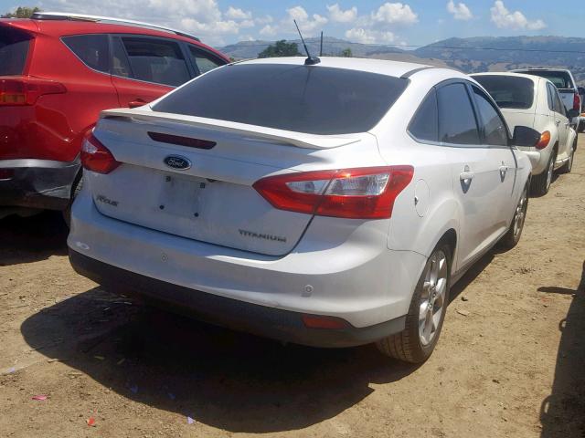 1FADP3J2XEL219610 - 2014 FORD FOCUS TITA WHITE photo 4