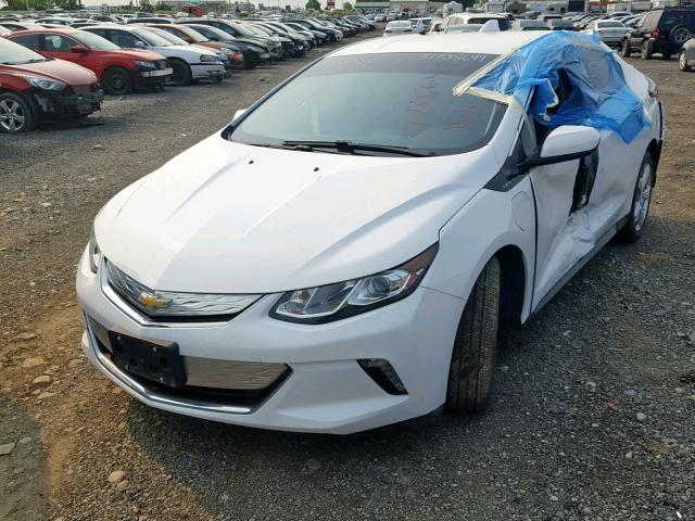 1G1RA6S50JU116530 - 2018 CHEVROLET VOLT LT WHITE photo 2