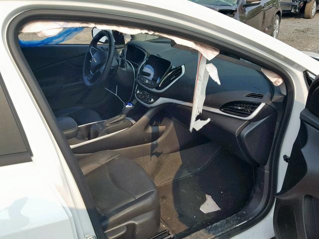 1G1RA6S50JU116530 - 2018 CHEVROLET VOLT LT WHITE photo 5