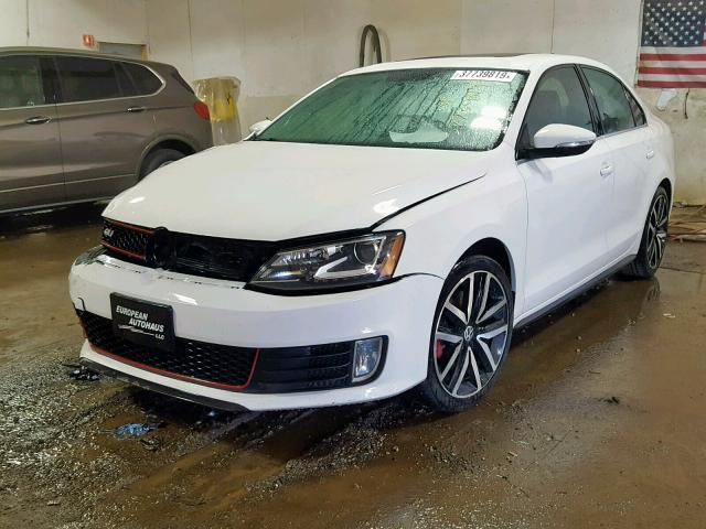 3VW4A7AJ5DM389328 - 2013 VOLKSWAGEN JETTA GLI WHITE photo 2