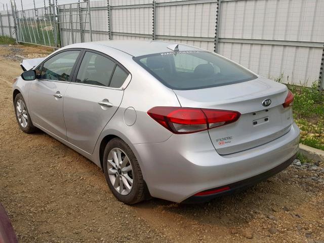 3KPFL4A81HE123676 - 2017 KIA FORTE EX SILVER photo 3